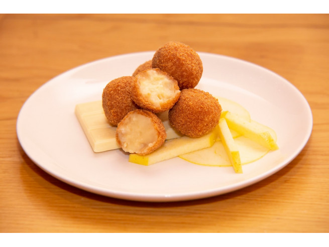 Croqueta de Chocolate Blanco con Manzana