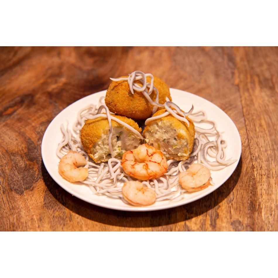 Croqueta de Borraja con Gulas al Ajillo