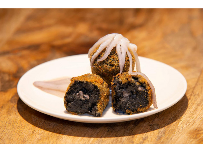 Croqueta de Chipirones en su Tinta